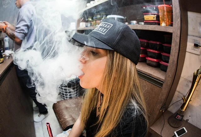 Step-by-step illustration of proper inhalation technique for best foger vape flavors