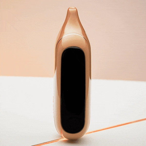 Close-up of two vape juice bottles being mixed with a dropper, illustrating the question can you mix vape juice safely in Australian homes